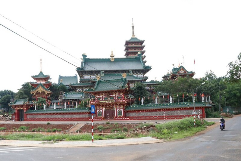 Đường đi đến chùa Minh Thành Pleiku